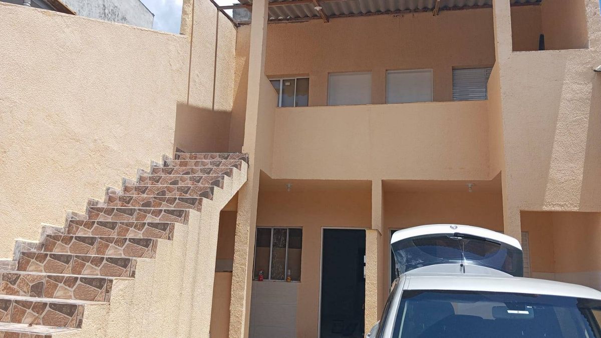 casa de renda com 4 kitnets- Vila Caraguatá - Kitnet em Vila Caraguatá, São Paulo - à venda - Um Imóvel