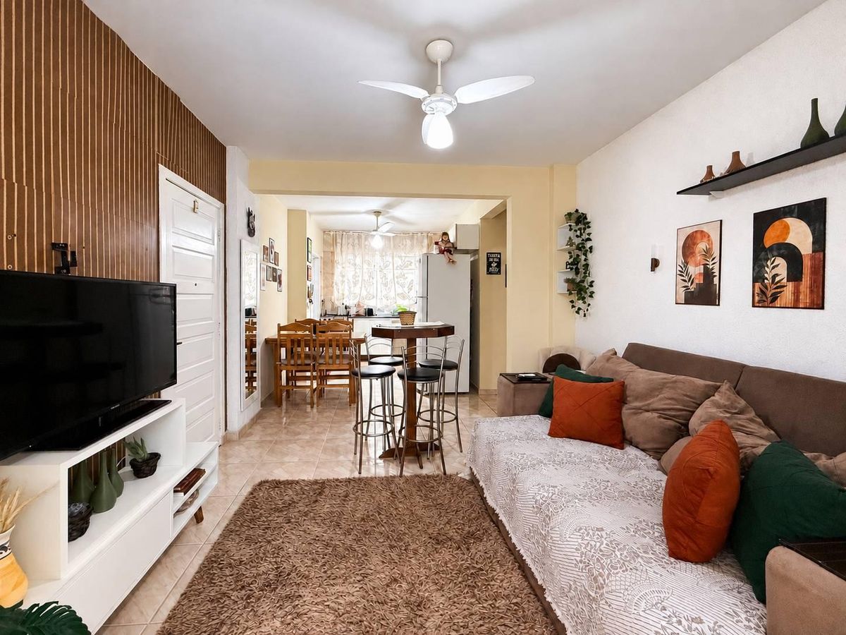 Apartamento quadra mar com 02 dormitórios à venda no Edifício Vila Real em Balneário Camboriú - Apartamento em Centro, Balneário Camboriú - à venda - Desc Imóveis