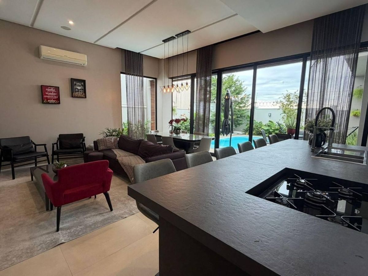 Casa com 3 quartos, 1 suíte - Condomínio Ilha Bela, Sorriso