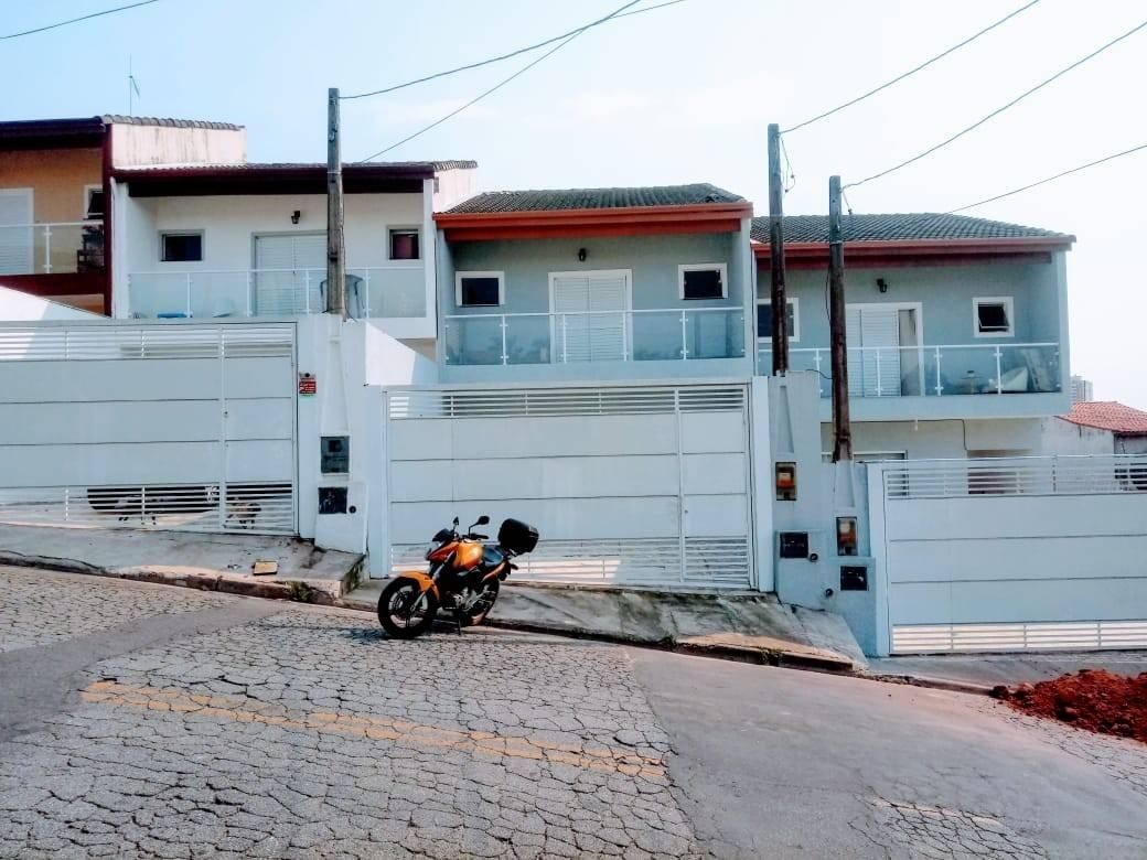 Sobrado a venda com 150m², 3 suítes, 4 banheiros, 2 vagas, no Parque Santana, Mogi das Cruzes, SP - Sobrado em Parque Santana, Mogi das Cruzes - à venda - ComBrasil Negócios Imobiliários Ltda