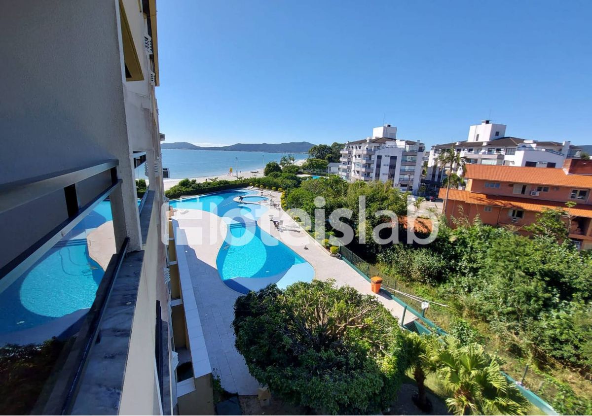 Lindo apartamento de dois quartos em aluguel anual no condomínio frente mar Merit Plaza