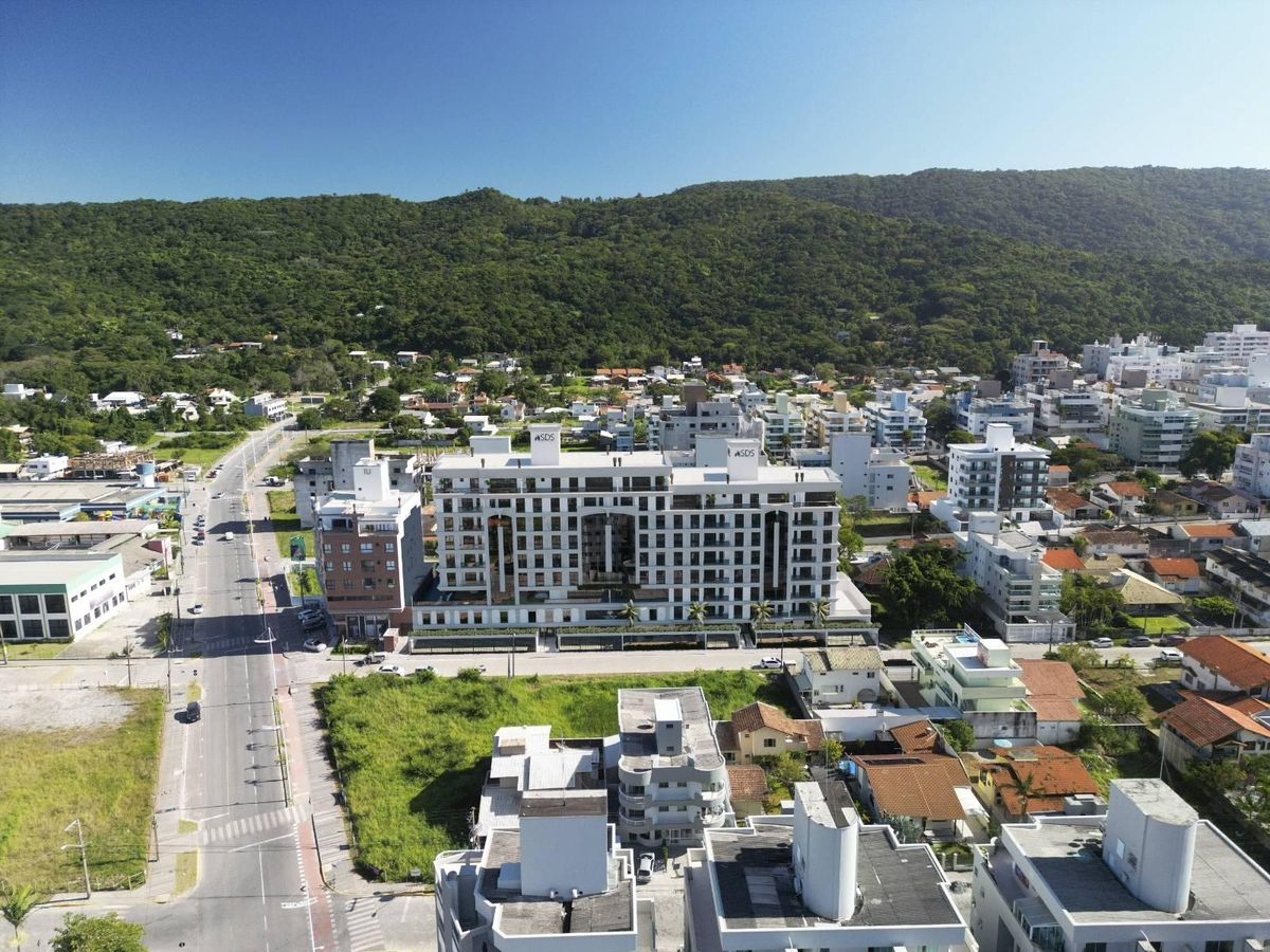 Apartamento à Venda com 2 Suítes, 2 Vagas Privativas, 81,02m² no Bairro de Bombas - Bombinhas/SC