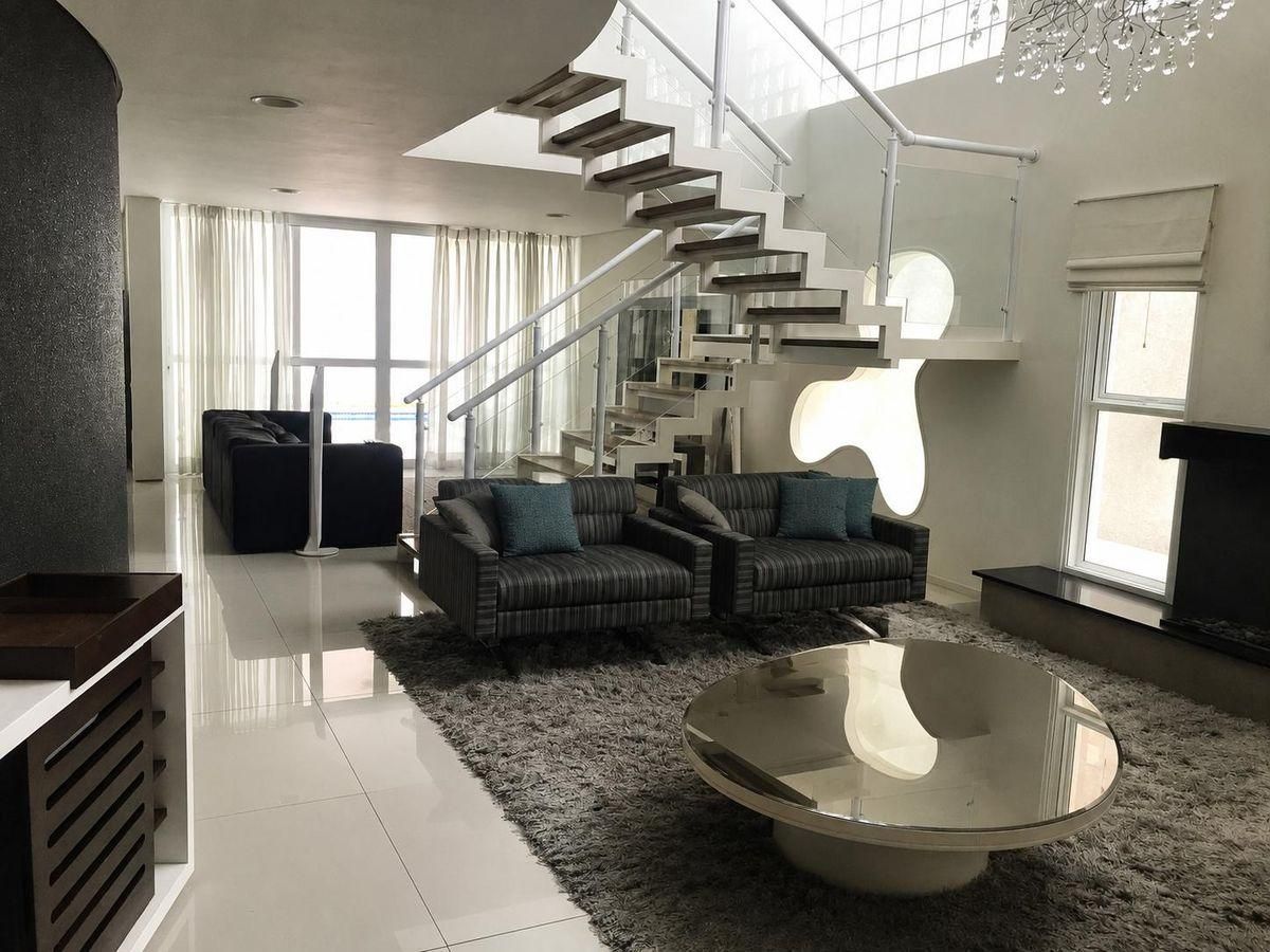 Casa-Sobrado de 427 m² de área construída, com piscina privativa e 3 suítes. Alto padrão em localização privilegiada. - Sobrado em Jardim São Caetano, São Caetano do Sul - à venda - YVY-in Inteligência Imobiliária Ltda