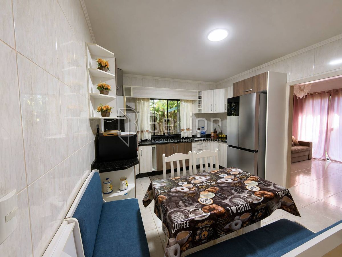 Casa com 3 Quartos e Terreno de 600 m² à Venda em Timbó