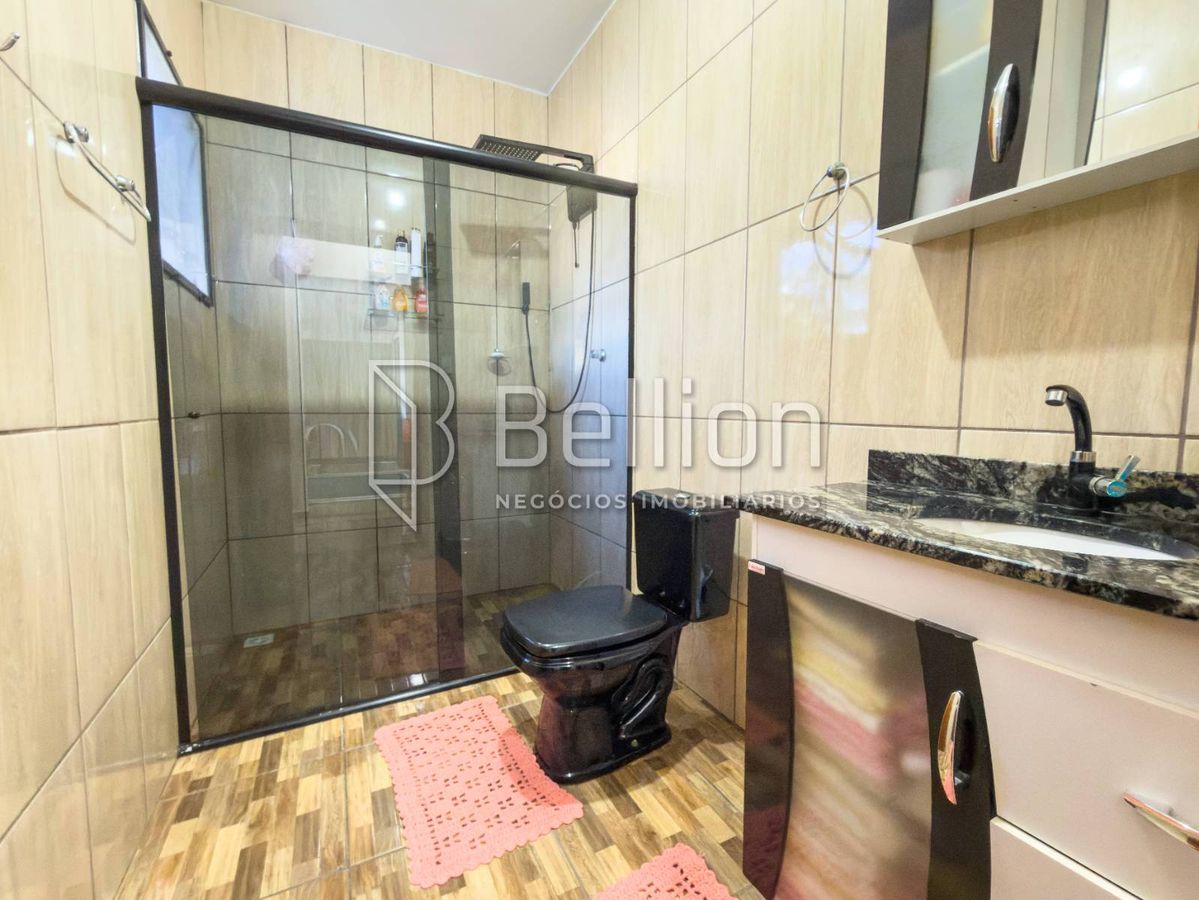 Duas casas em um único terreno: uma excelente oportunidade para morar, investir ou gerar renda!
