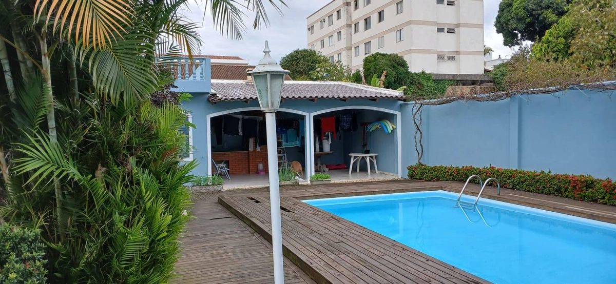 Casa a venda com 5 quartos, metragem de 242,78 m², Piscina, R$1.500.000