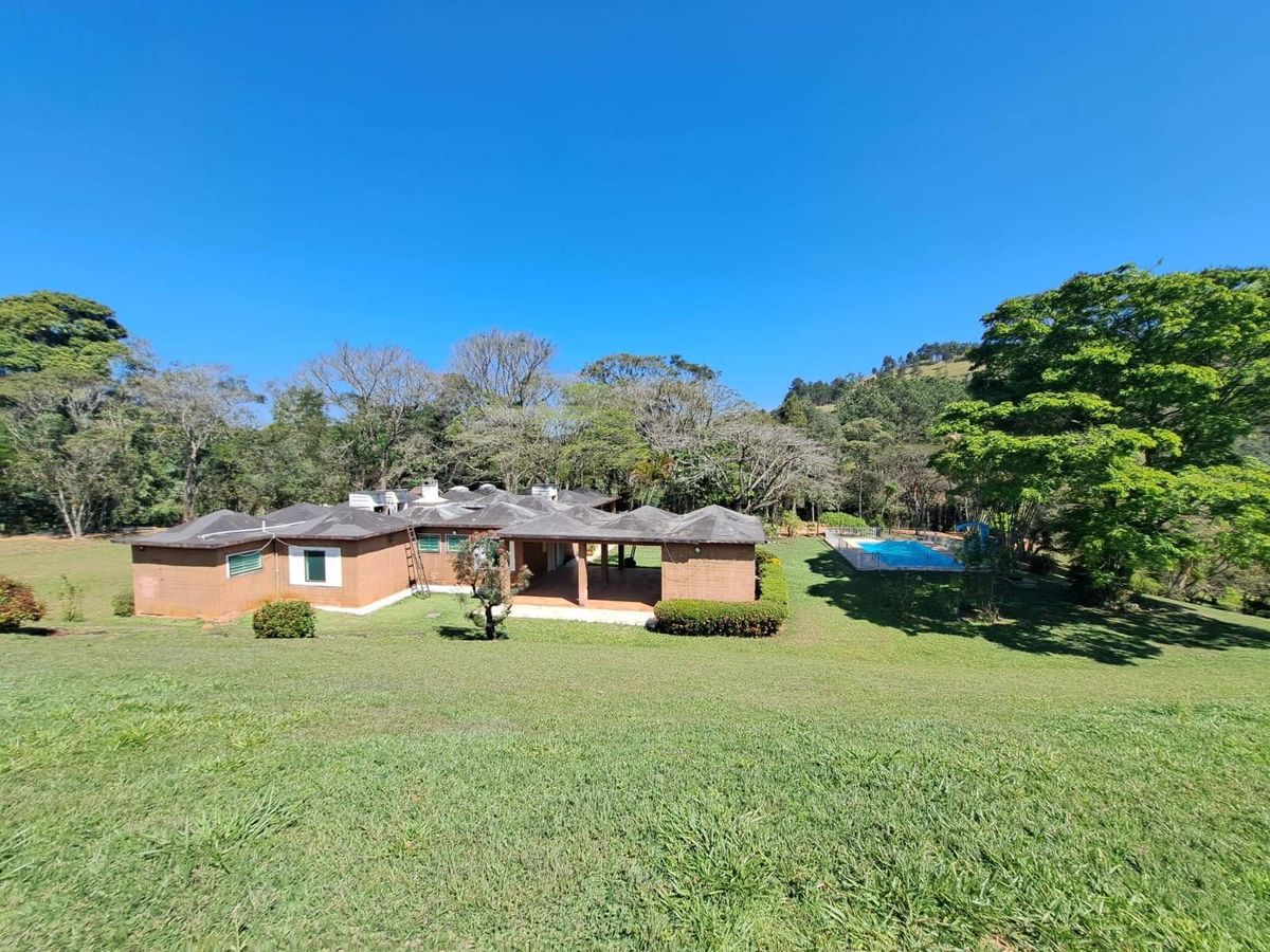 Sítio de 81.000 m² em Araçariguama | Casa, Piscina, Lago e Natureza - Sítio em Igaveta, Araçariguama - à venda e para locação - Janaina G A Marques Imóveis - ME