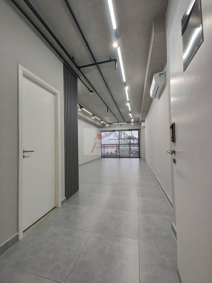Sala  com 42 m² para alugar no bairro Valongo - Santos/SP