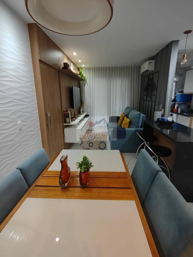 Apto com 2 dormitórios no Marapé em Santos