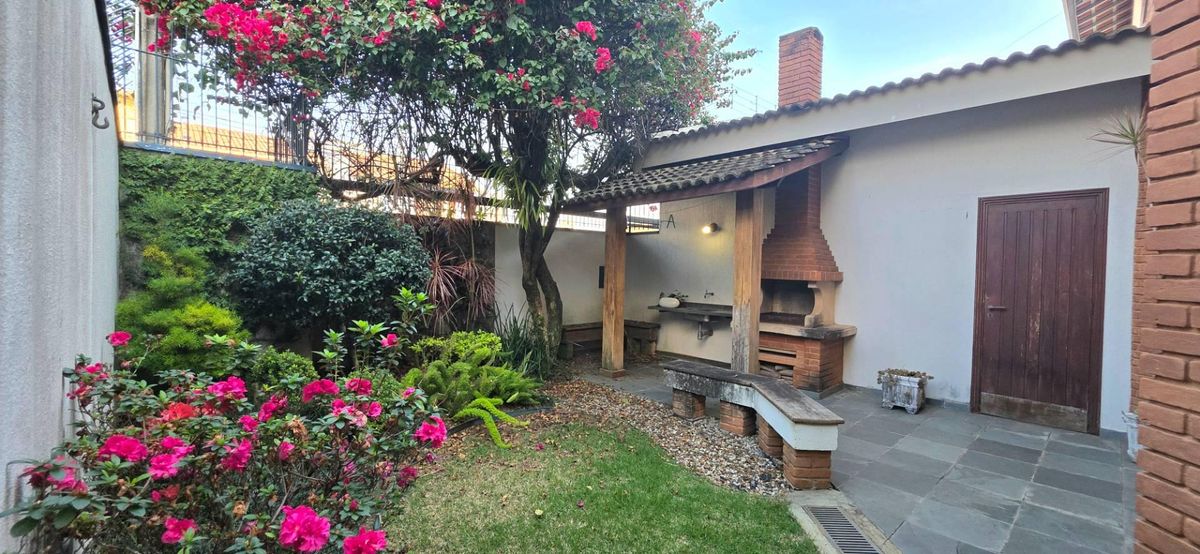 Venda Casa Sobrado 4 dorm, 2 suítes Alto do Ipiranga - Mogi das Cruzes - Sobrado em Alto Ipiranga, Mogi das Cruzes - à venda - ComBrasil Negócios Imobiliários Ltda