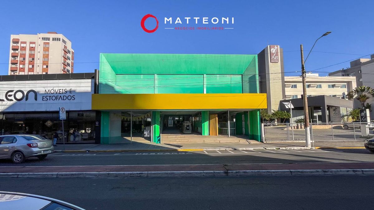 Galpão comercial com 2200 m² no Centro em Tubarão