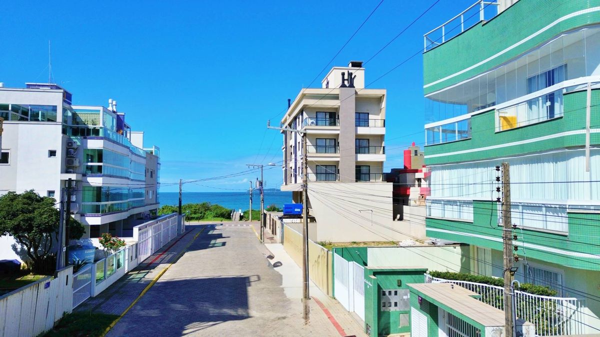 Apartamento a venda á 80 metros do Mar em Mariscal Bombinhas SC / COD:357 - Apartamento em Mariscal, Bombinhas - à venda - Lucas Da Silva