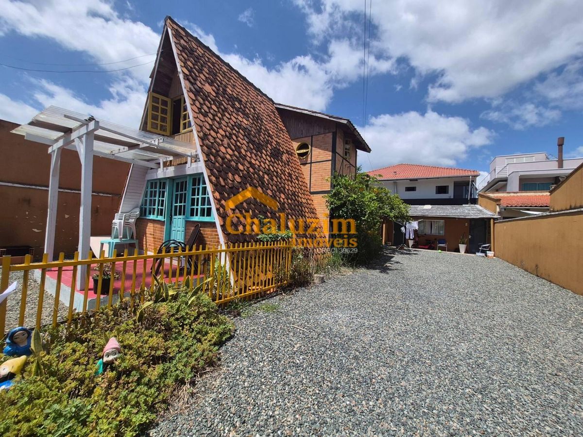 Chalé em Piçarras Santa Catarina - Casa em Balneário Piçarras - à venda - CHALUZIM IMÓVEIS LTDA
