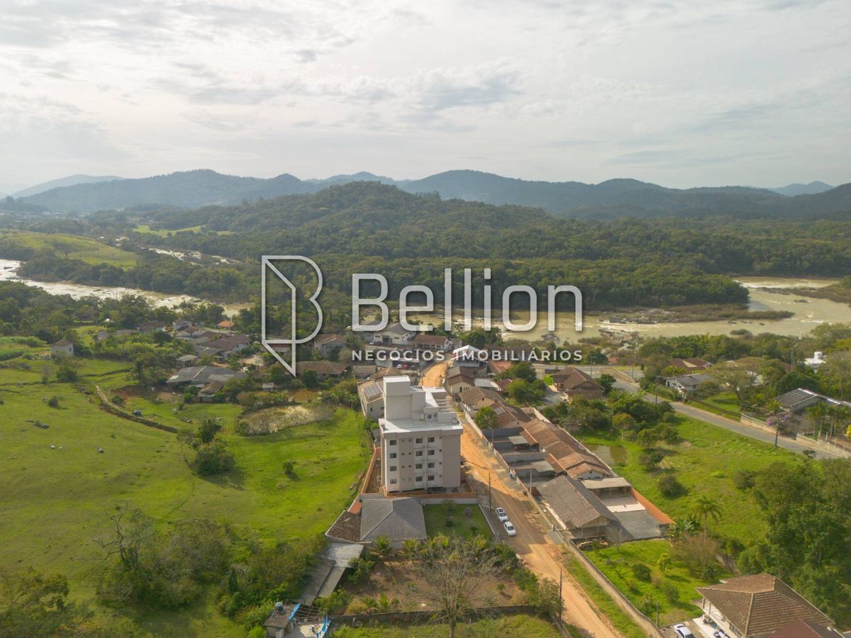 Casa à Venda em Indaial 200 m², 3 Quartos e Terreno de 600 m²