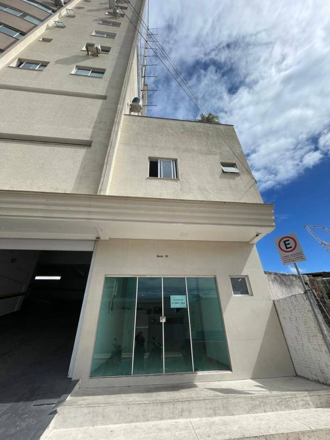 Sala comercial para locação anual no Tabuleiro, Camboriú, SC