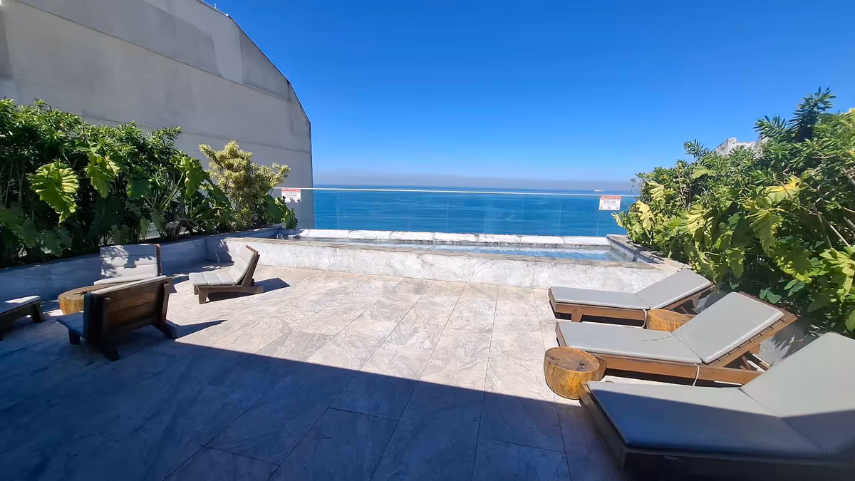 Apartamento à venda na Avenida Atlântica prédio moderno, de frente para o mar. - Apartamento em Copacabana, Rio de Janeiro - à venda - MIGUEZ IMOBILIÁRIA