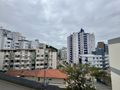 Apartamento à venda em Coqueiros | Reformado, 2 dormitórios e a poucos passos do Parque de Coqueiros e do Centro