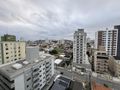 Apartamento de 02 Dormitórios (01 Suíte) para Locação em Barreiros - Localização, Conforto e Andar Alto