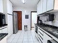 Apartamento Amplo com 3 Dormitórios, Suíte e Sacada com Churrasqueira no Balneário – Florianópolis/SC