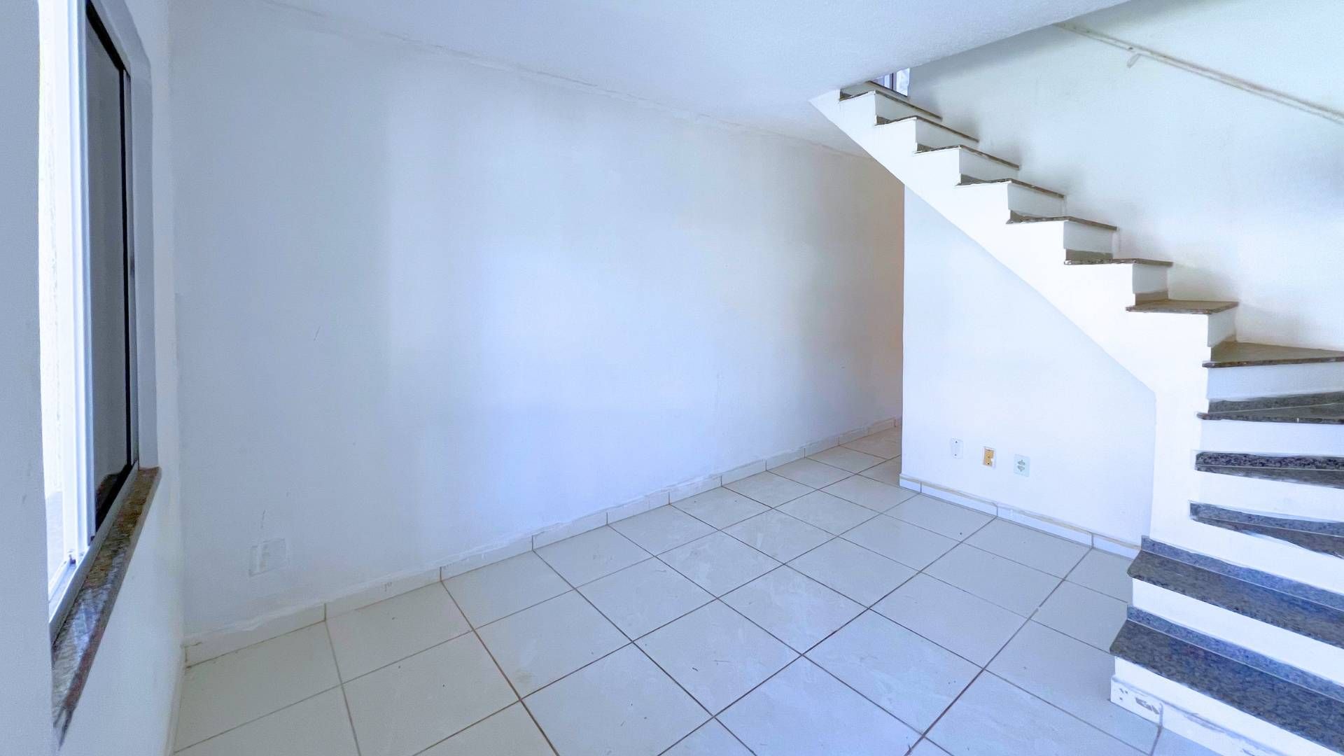 Duplex em Condomínio - de 2 Quartos com Suíte e Garagem - Casa de Condomínio em Vila Verde, Teixeira de Freitas - à venda - Administra Imóveis - LTDA
