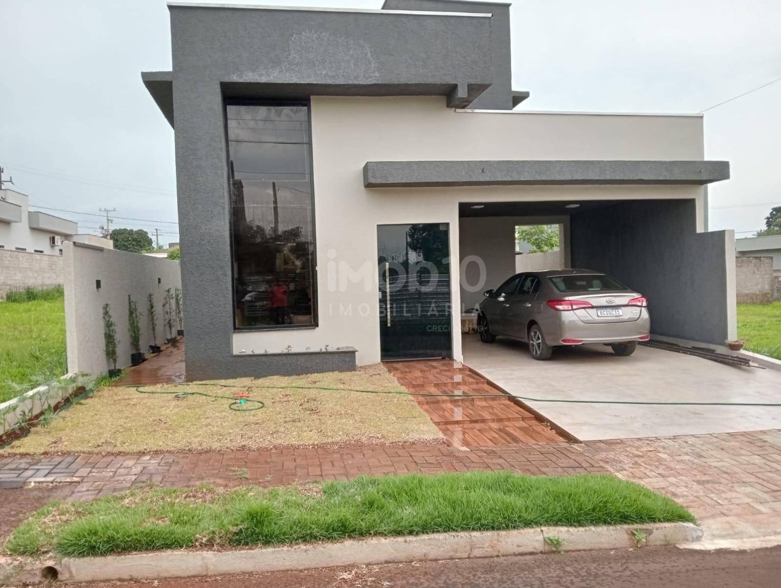 CASA COM 2 QUARTOS A VENDA NO CONDOMÍNIO DON JOSÉ NO BAIRRO DE TRÊS LAGOAS EM FOZ DO IGUAÇU - PR