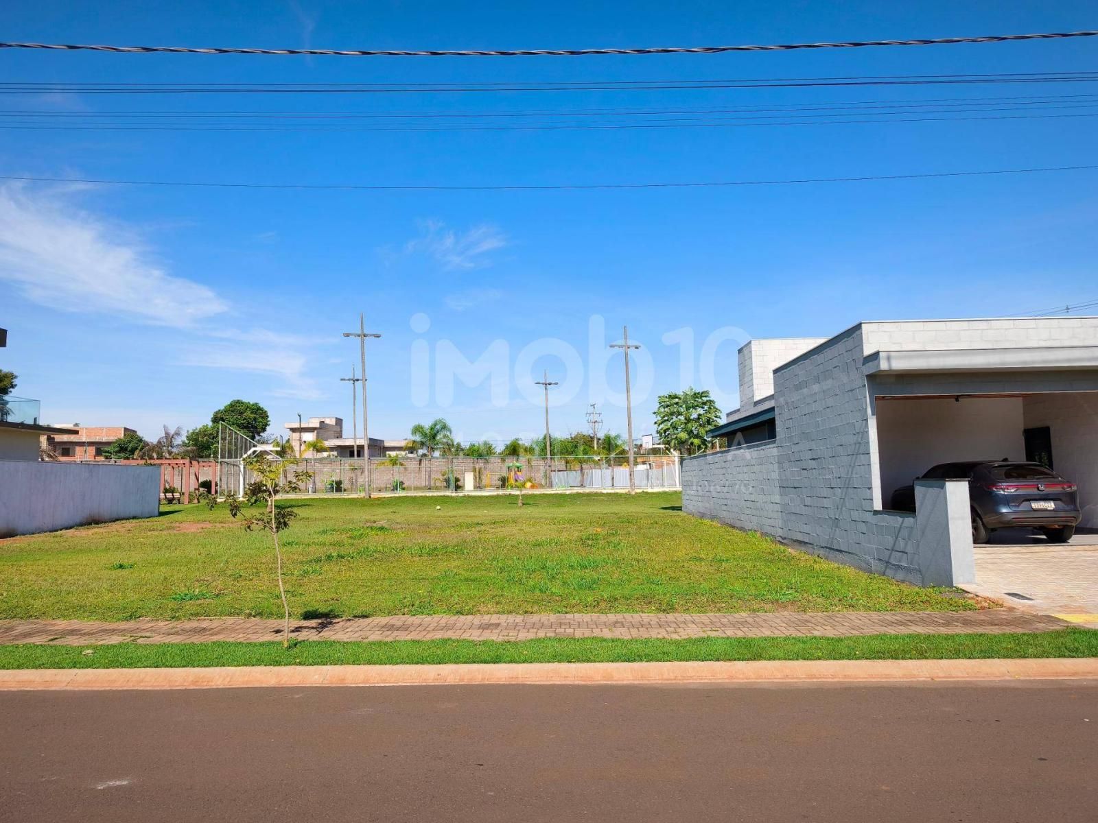 TERRENO À VENDA NO CONDOMINIO FECHADO IGUAÇU - JARDIM BUENOS AIRES - FOZ DO IGUAÇU/PR