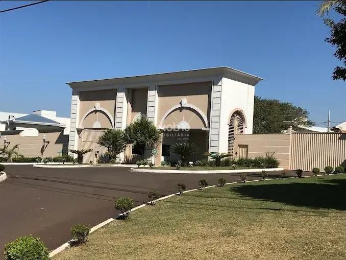 TERRENO A VENDA NO CONDOMÍNIO FECHADO VILLAGIO CATARATAS EM FOZ DO IGUAÇU - PR