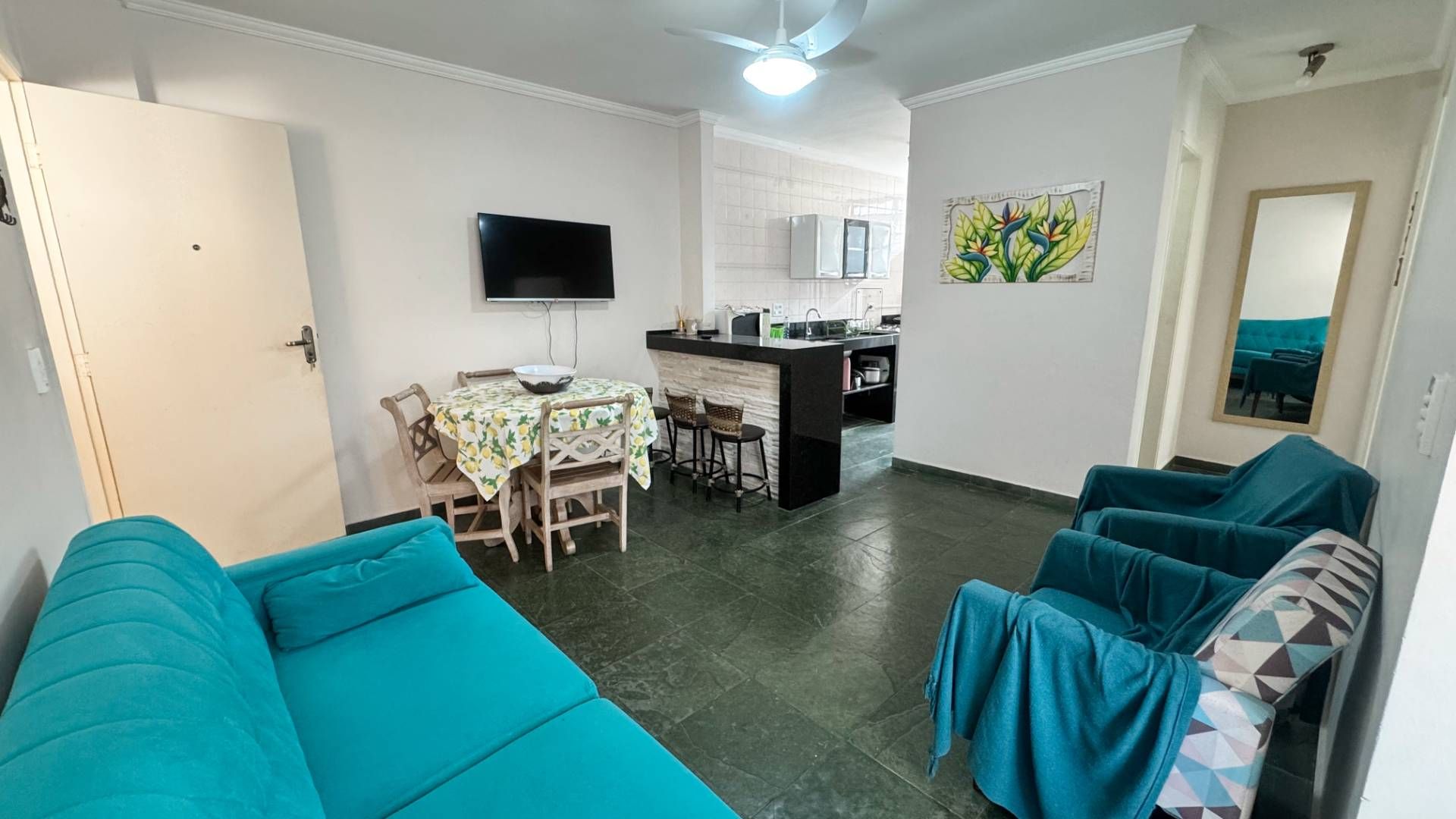 APARTAMENTO COM 2 QUARTOS (1 SUÍTE) EM UBATUBA