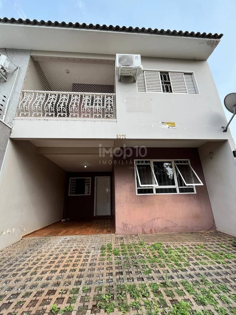 SOBRADO À VENDA COM 03 QUARTOS NA VILA MARACANÃ - FOZ DO IGUAÇU/PR
