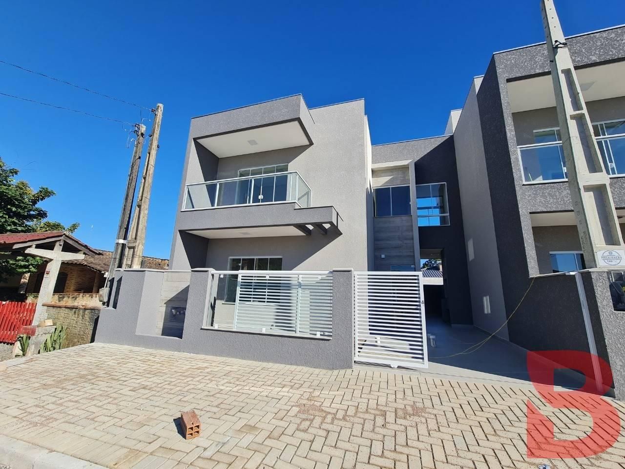 SOBRADOS NOVOS COM ÓTIMO PADRÃO DE ACABAMENTO-APENAS 330MTRS DA PRAIA - Casa em Barra do Sai, Itapoá - à venda - BESEN IMOBILIÁRIA LTDA