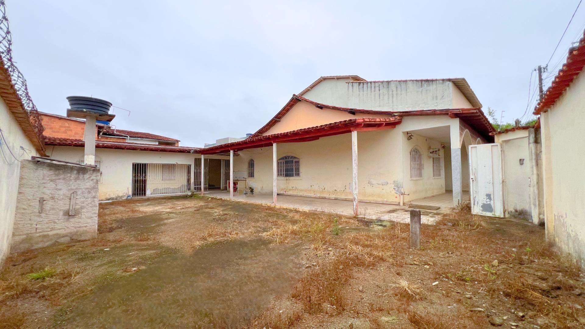 Casa em Bairo - Ampla de 3 Quartos em Terreno de 430M² À Venda - Casa Bairro em Jardim Caraípe, Teixeira de Freitas - à venda - Administra Imóveis - LTDA