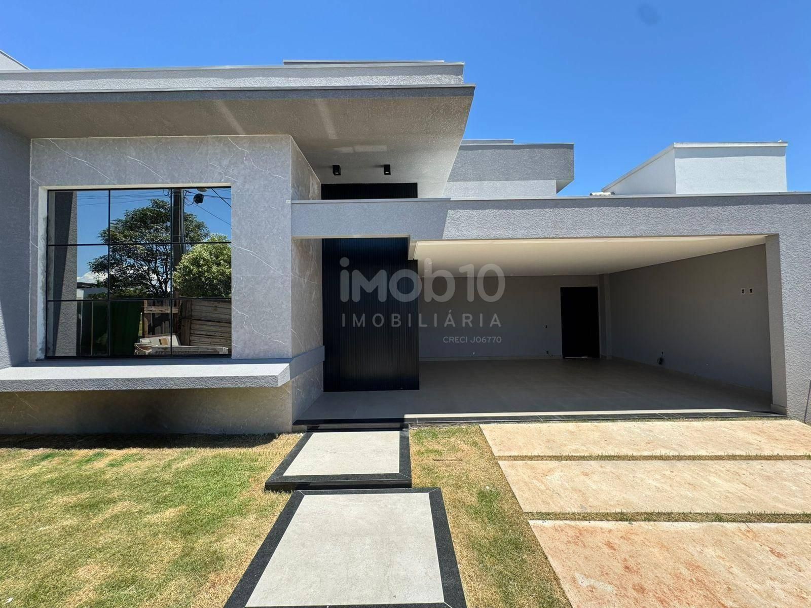 CASA TÉRREA COM 3 SUÍTES A VENDA NO CONDOMÍNIO FECHADO SOLAR DAS PALMEIRAS EM FOZ DO IGUAÇU - PR