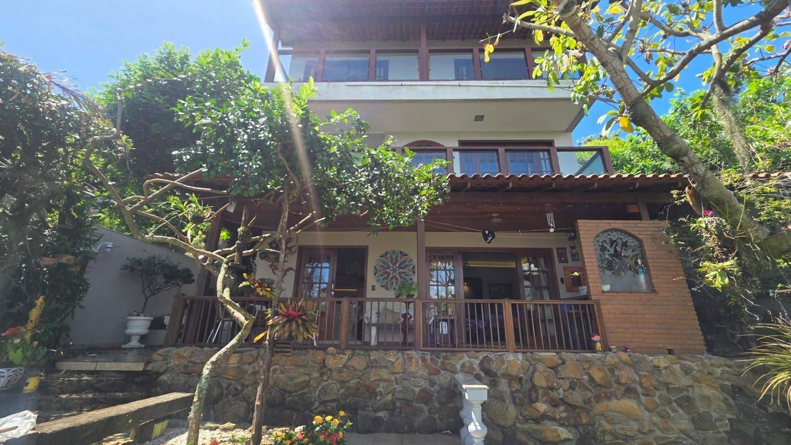 CASA TRIPLEX - 4 Quartos - 200 m² - Praia da Costa - Vila Velha/ES