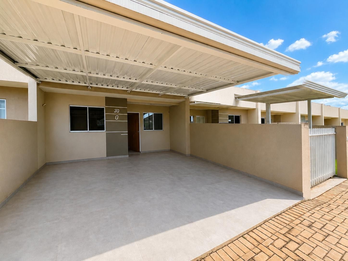 CASA COM 2 QUARTOS SEMIMOBILIADA A VENDA NO CONDOMINIO FECHADO SAN MARINO 2 - PARQUE IMPERATRIZ - FOZ DO IGUAÇU/PR
