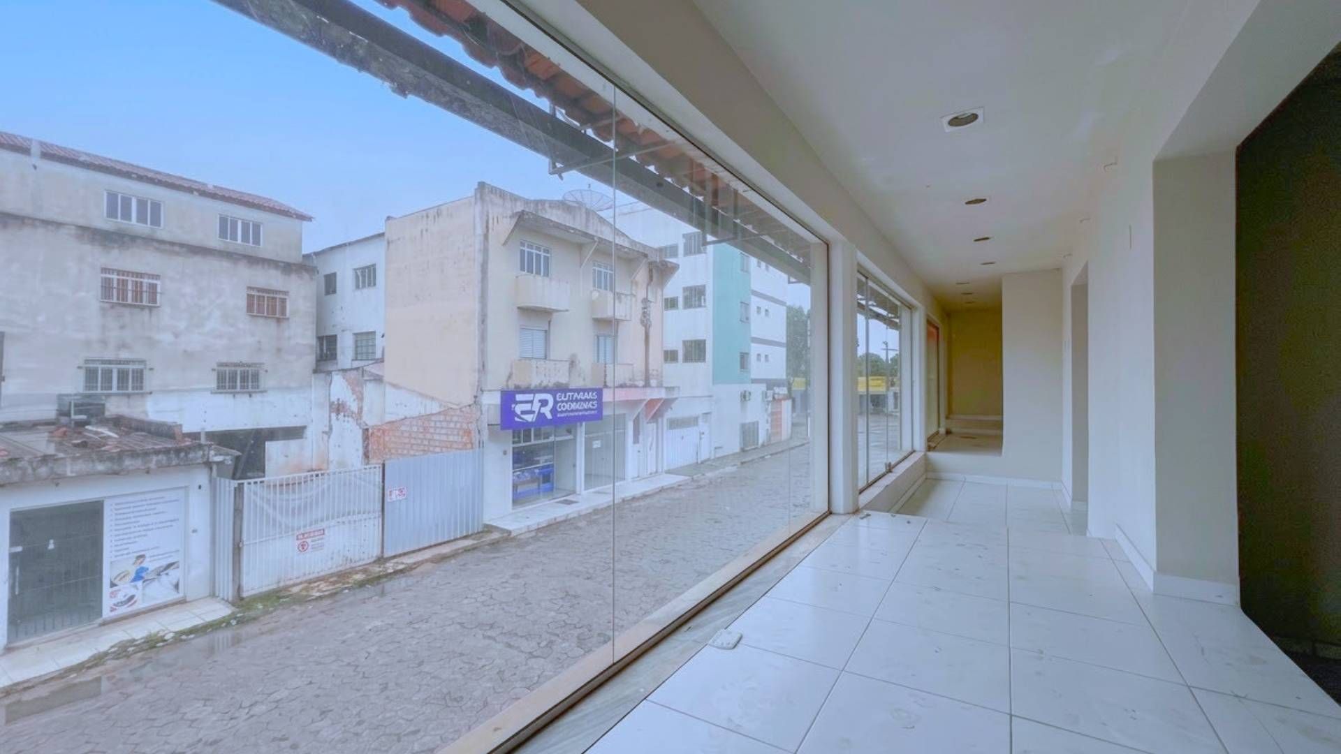 Ponto Comercial - Acima da Antiga Atually Moda Íntima para Locação - Comercial em Centro, Teixeira de Freitas - para locação - Administra Imóveis - LTDA