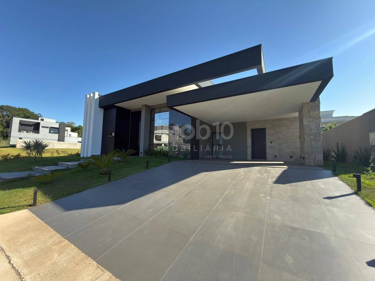 CASA COM 4 QUARTOS A VENDA NO CONDOMINIO FECHADO ROYAL BOULEVARD EM FOZ DO IGUAÇU - PR