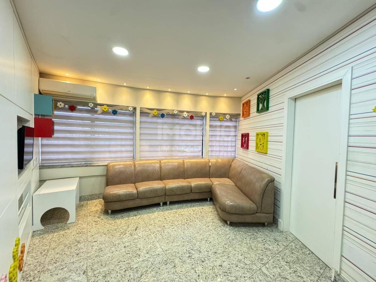 SALA COMERCIAL PARA ALUGAR (R$2.000,00) OU VENDA EDIFÍCIO MARAJOARAS NO CENTRO DE FOZ DO IGUAÇU - PR
