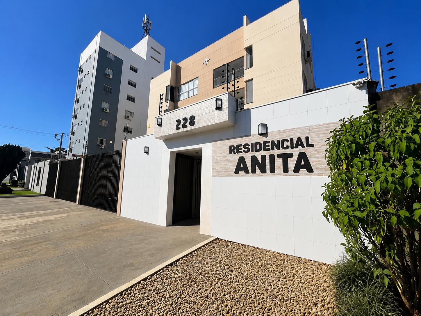 APARTAMENTO COM 2 QUARTOS SENDO 1 SUITE A VENDA NO RESIDENCIAL ANITA NO JARDIM LANCASTER - FOZ DO IGUAÇU/PR