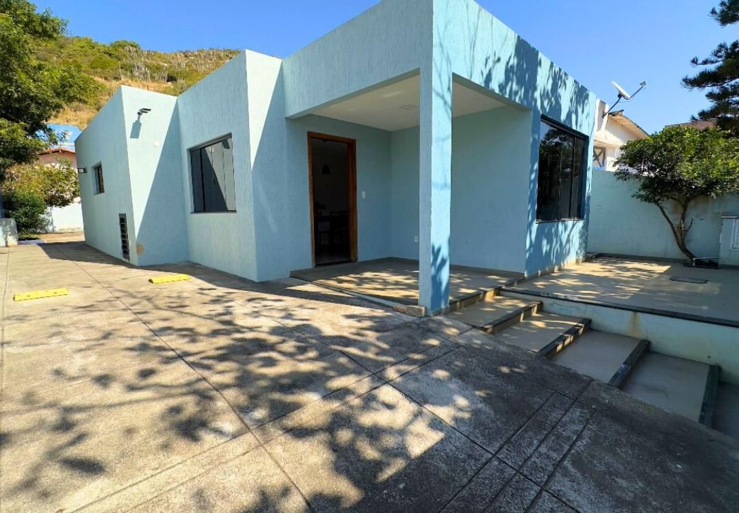 Casa independente e linear com 3 suítes - Casa em Baleia, Arraial do Cabo - à venda - Imobiliaria Praiana do Cabo LTDA ME
