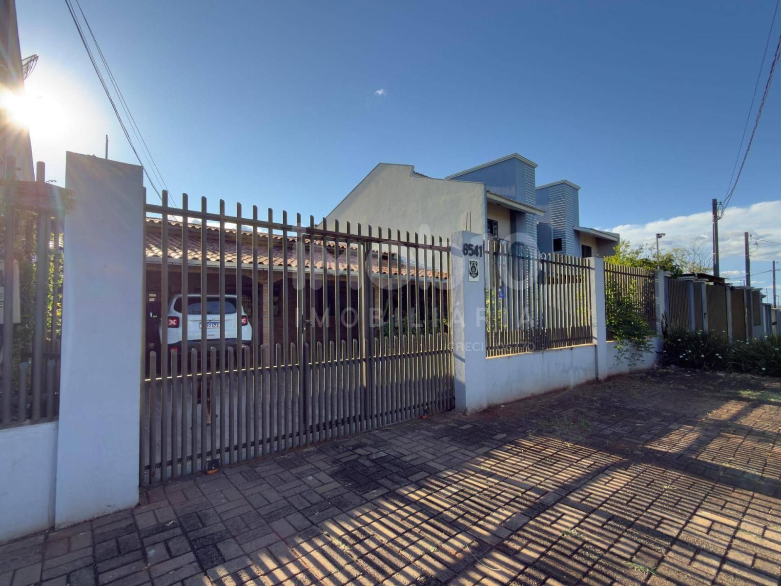 CASA A VENDA FRENTE COM AV. PARANÁ JARDIM KARLA FOZ DO IGUAÇU - PR