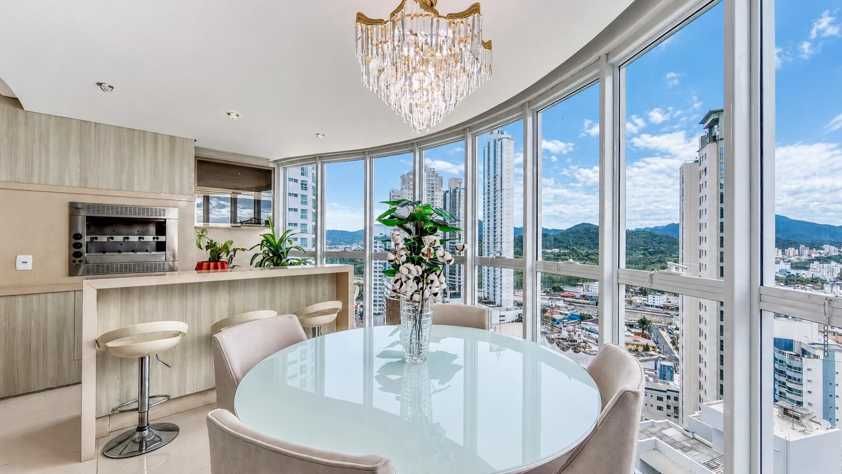 Apartamento com 3 suítes para locação no Le Majestic - Apartamento em Centro, Balneário Camboriú - para locação - Nobilitá Imobiliária