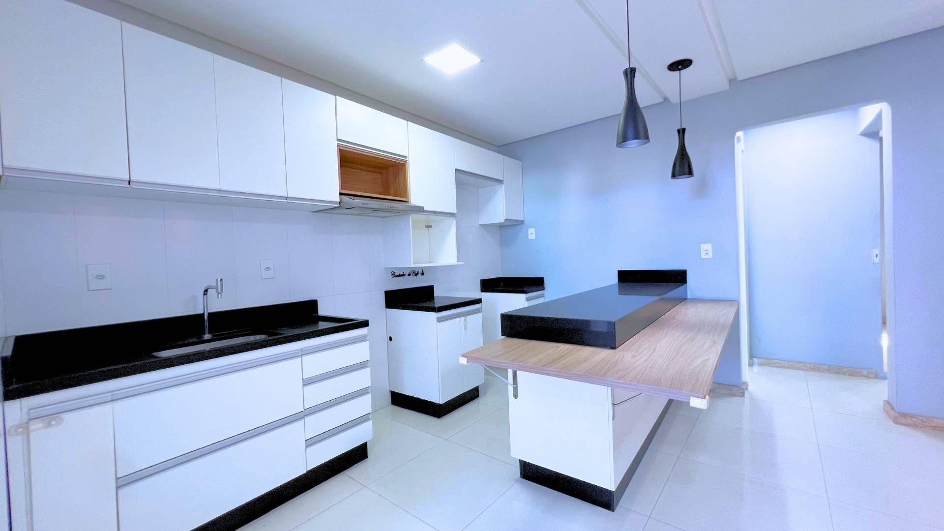 Apartamento em Bairro - Moderno de 2 Quartos com Suíte e Closet para Locação - Casa Bairro em Bela Vista, Teixeira de Freitas - para locação - Administra Imóveis - LTDA