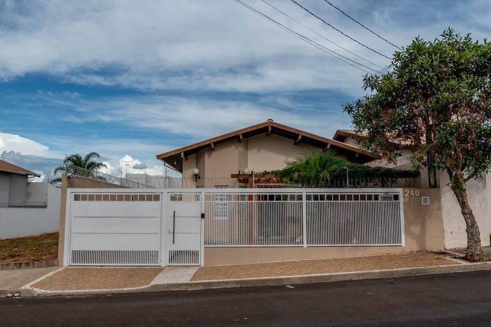 IMÓVEL A VENDA NO BAIRRO RESIDENCIAL DO BOSQUE
