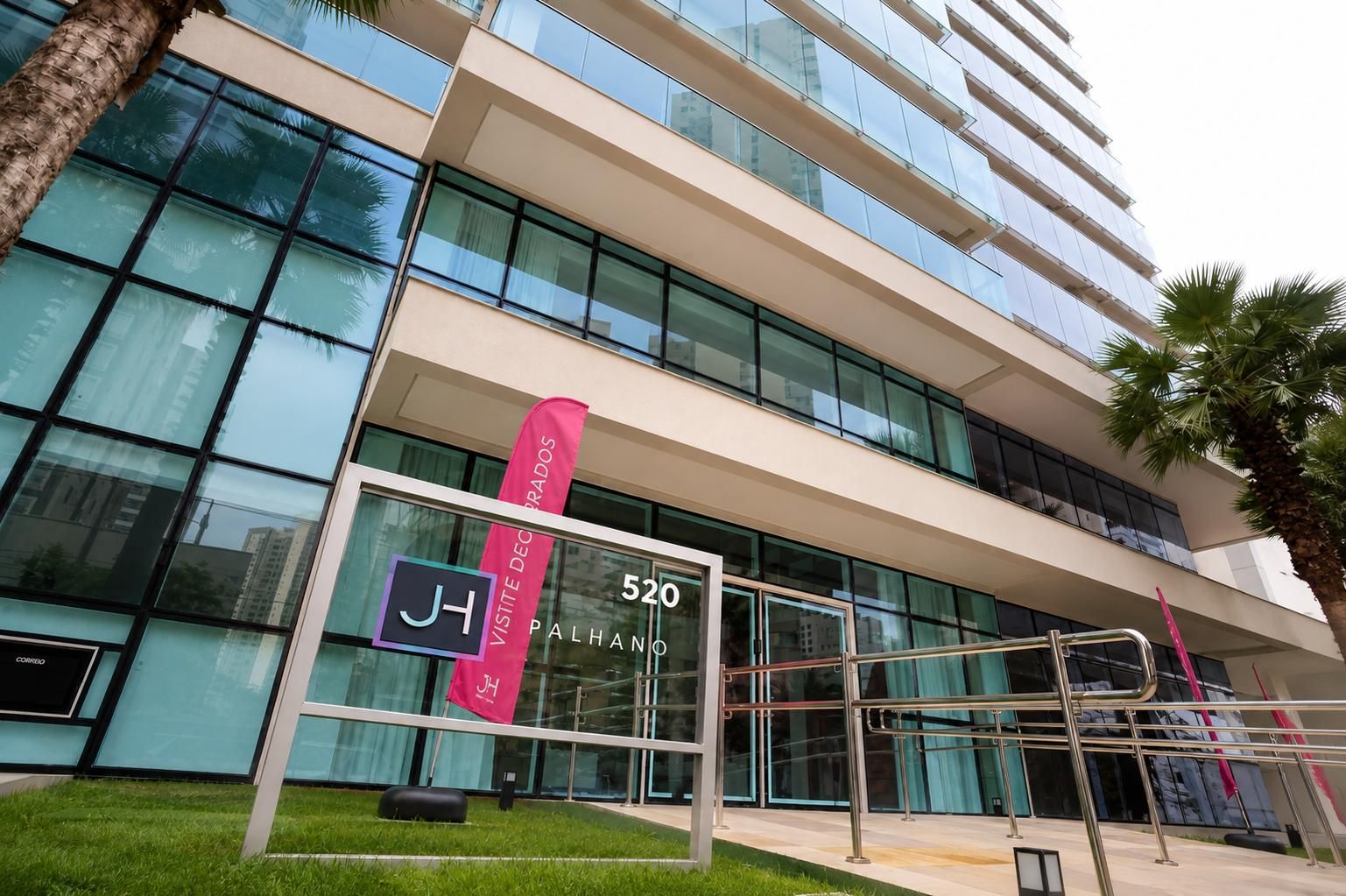 Apartamento mobiliado com 2 quartos, 01 suíte à venda no Edf. JH Palhano