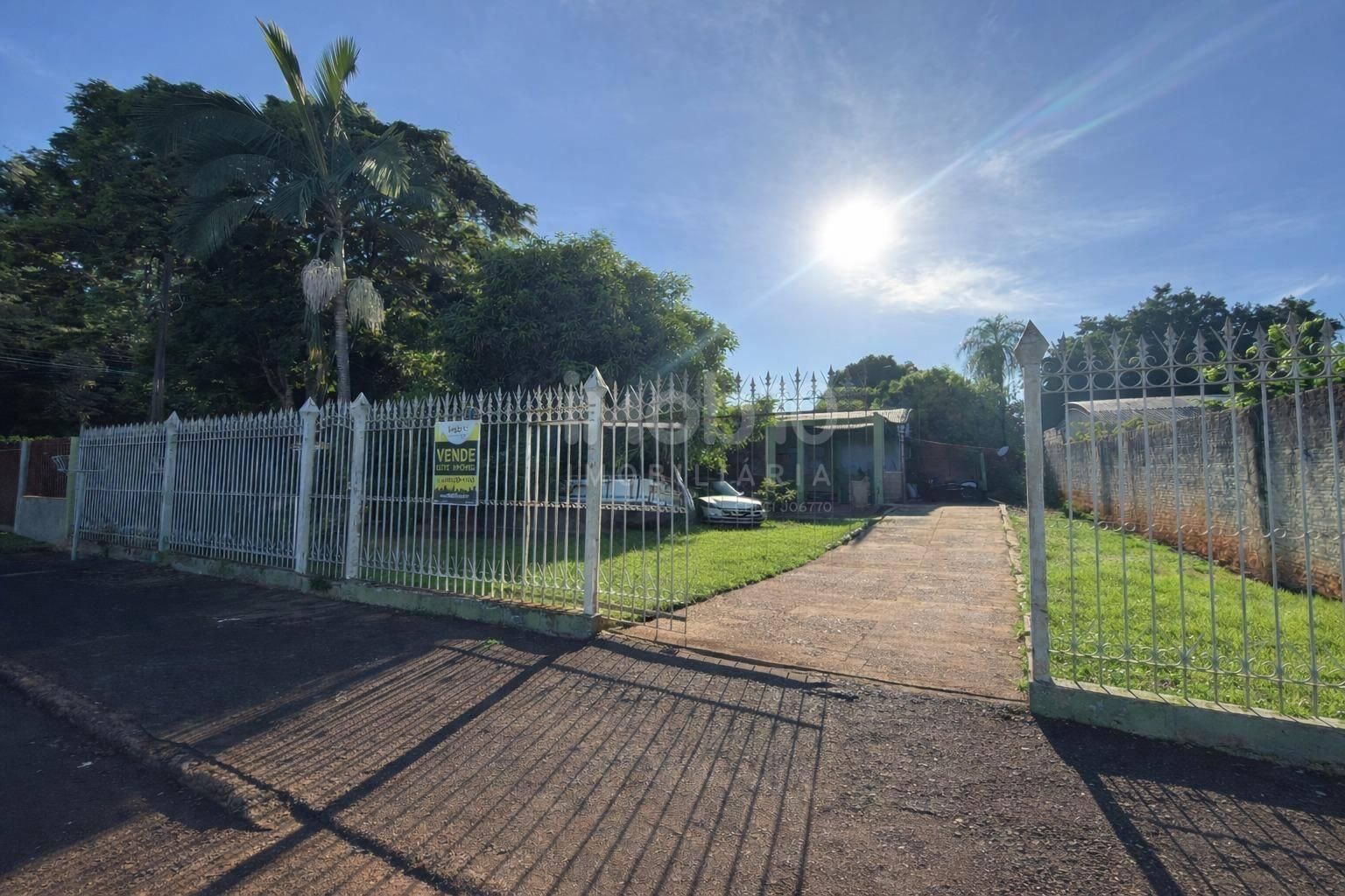 CASA A VENDA COM 2 QUARTOS NA VILA C DE ITAIPU