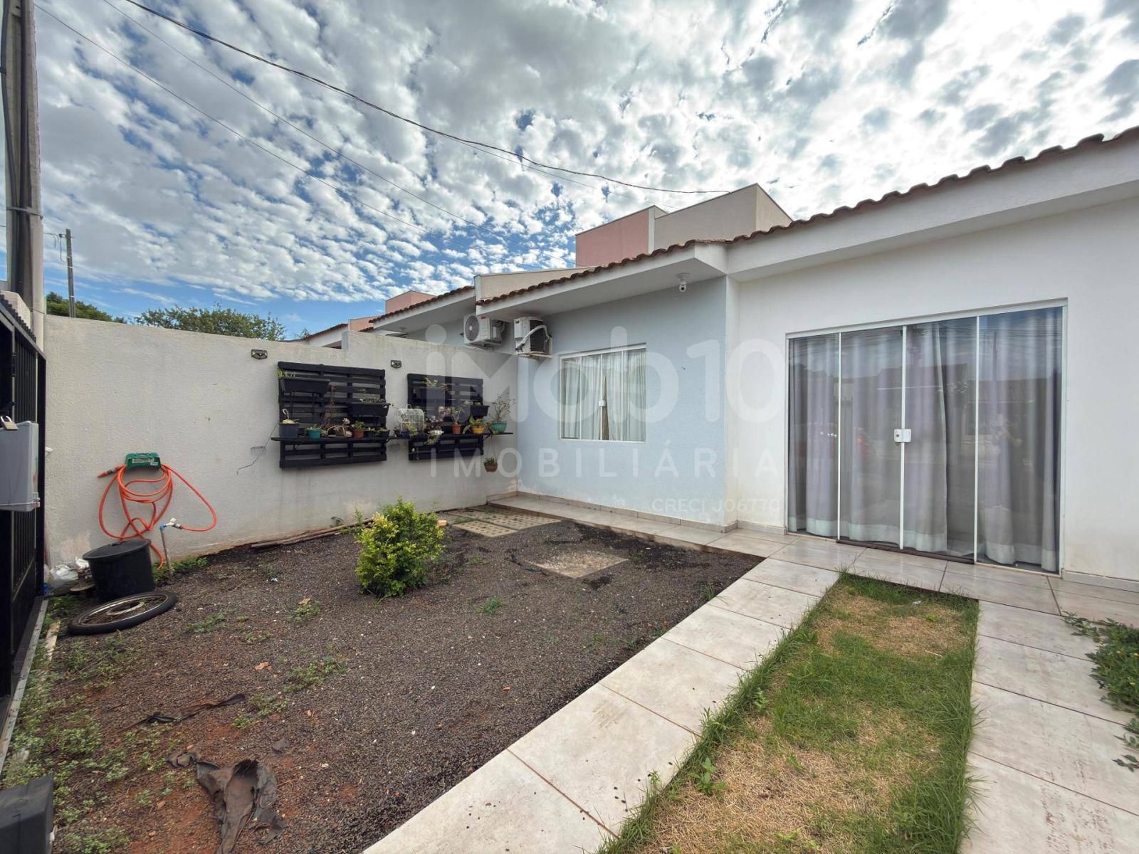 CASA COM 2 QUARTOS A VENDA NO JARDIM NOVO HORIZONTE EM FOZ DO IGUAÇU - PR