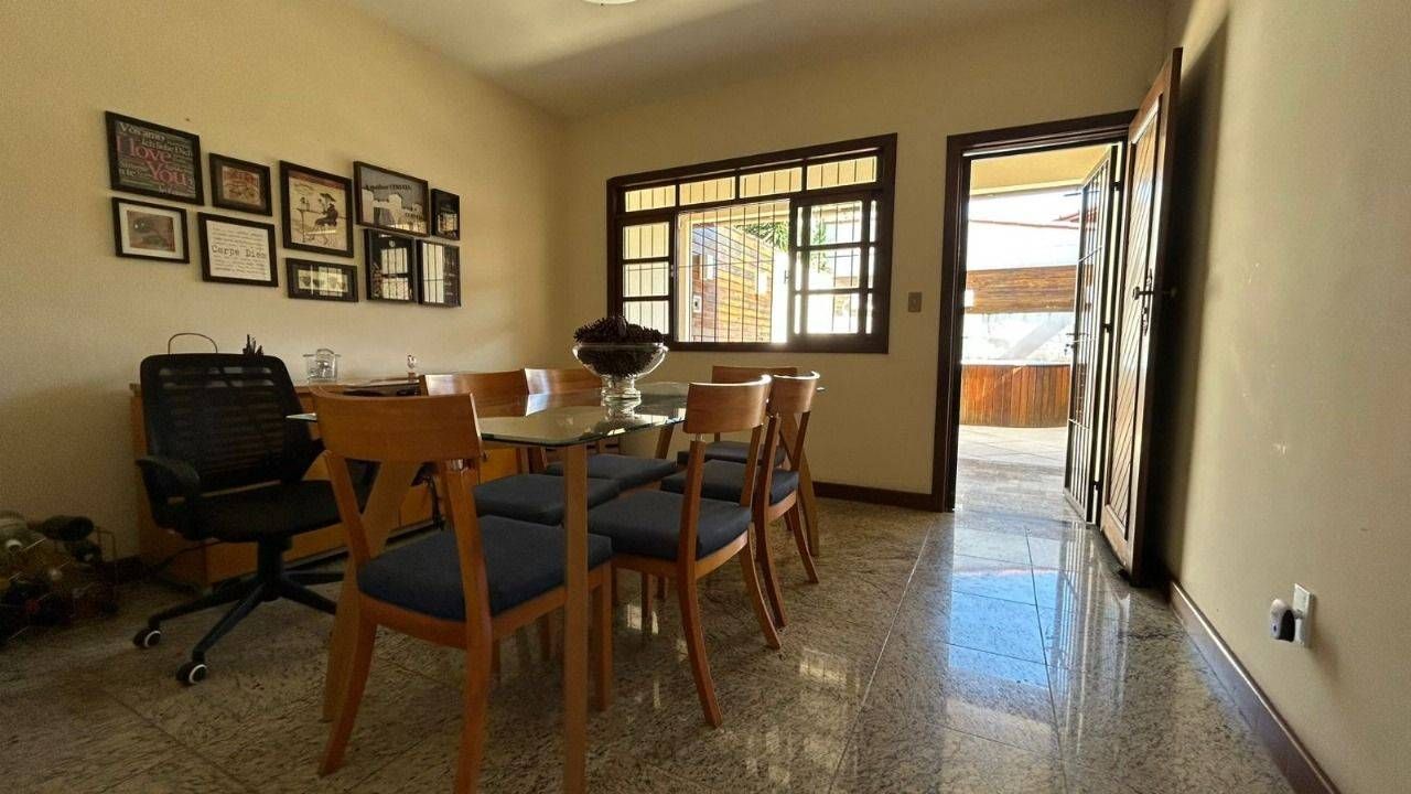 Casa Duplex - 300m² - Mata da Praia - Vitória/ES