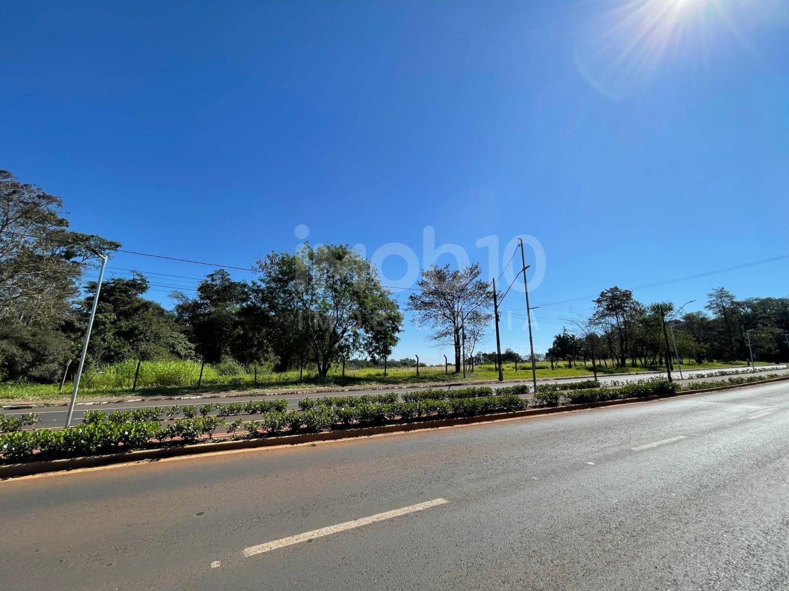 ÁREA A VENDA NA AVENIDA GENERAL MEIRA EM FOZ DO IGUAÇU - PR