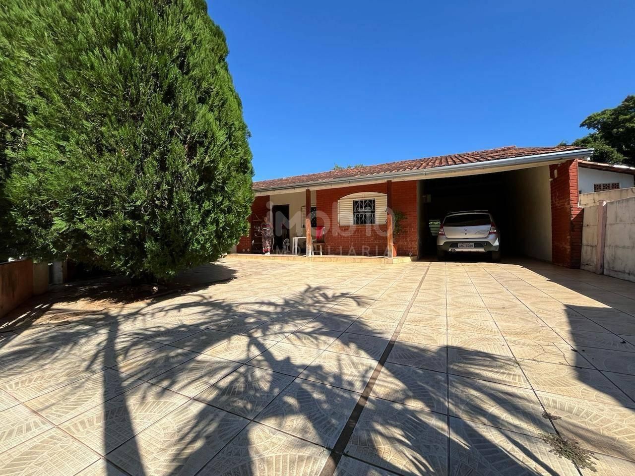 CASA COM 4 QUARTOS A VENDA NO BAIRRO VILA A EM FOZ DO IGUAÇU - PR