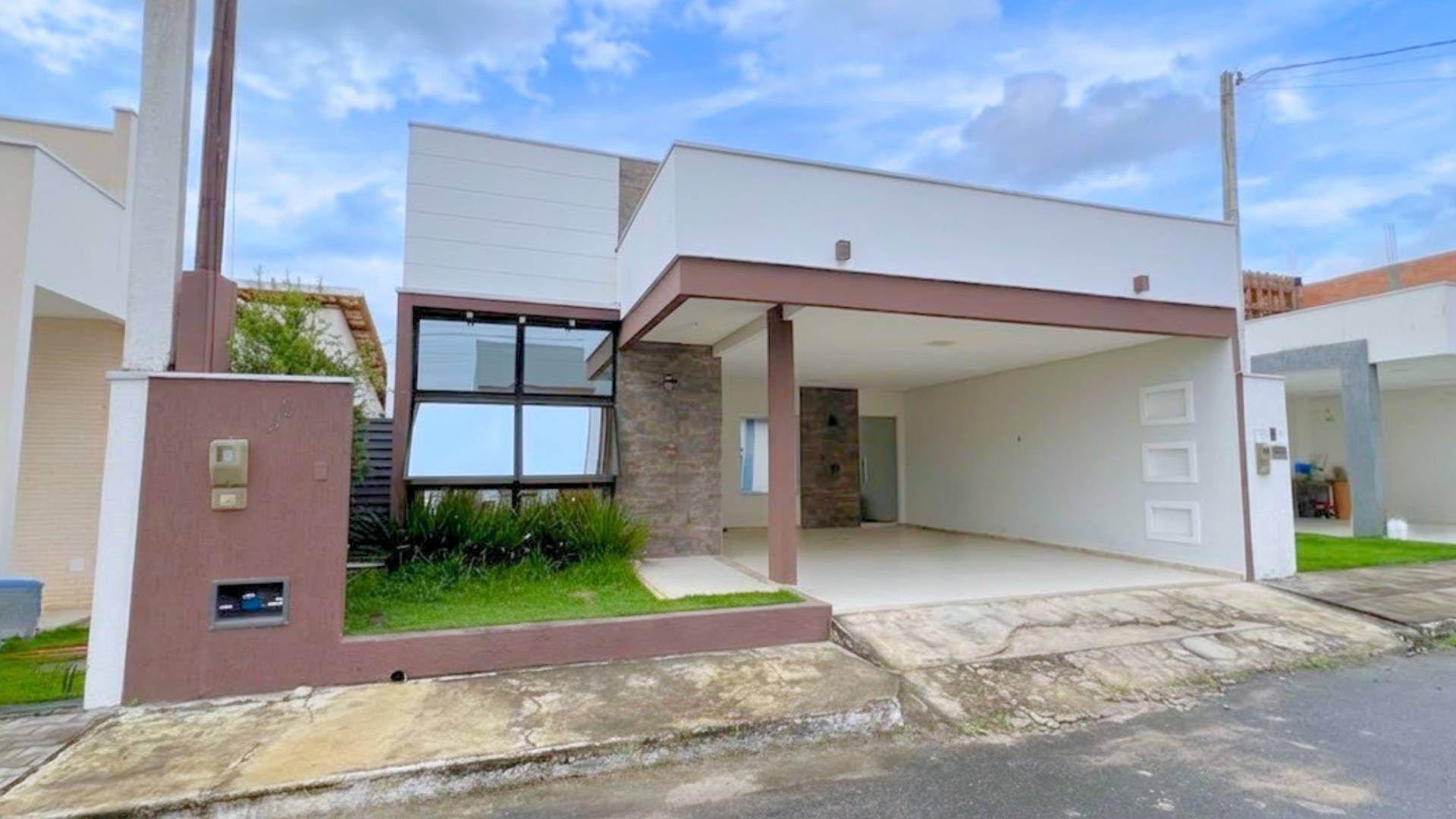 Casa em Condominio - Com Piscina e Área Gourmet à Venda - Casa de Condomínio em Teixeira de Freitas - à venda - Administra Imóveis - LTDA